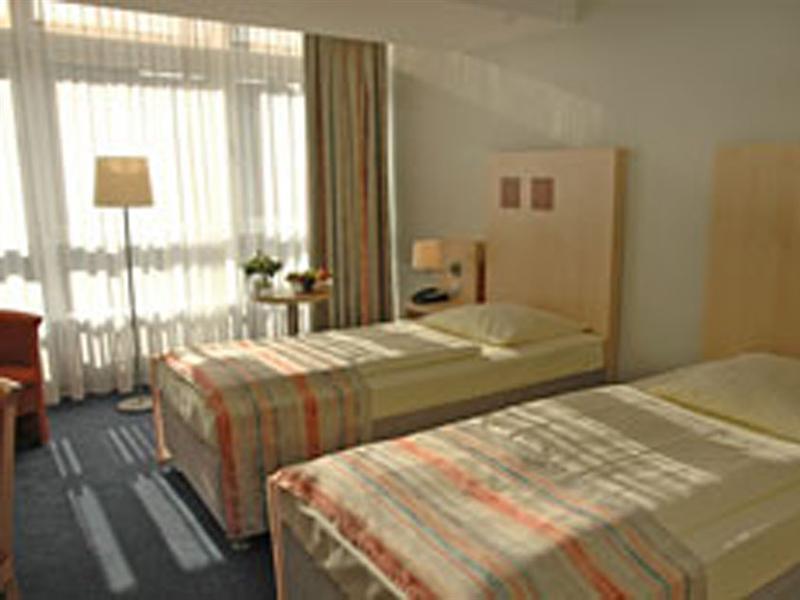 Western Berlin-kurfuerstendamm Berlino